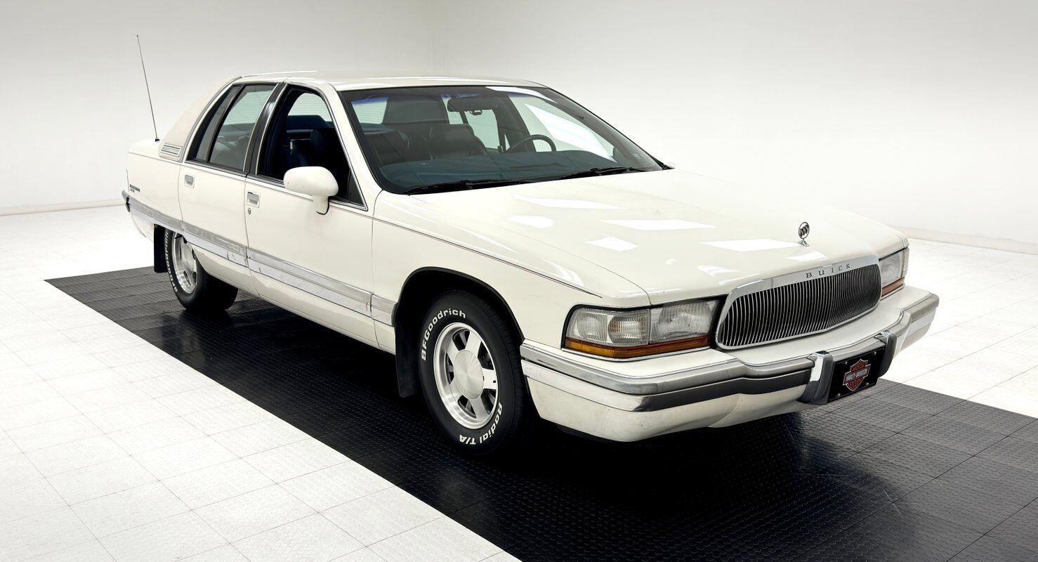 Buick-Roadmaster-Berline-1993-White-Blue-151700-6