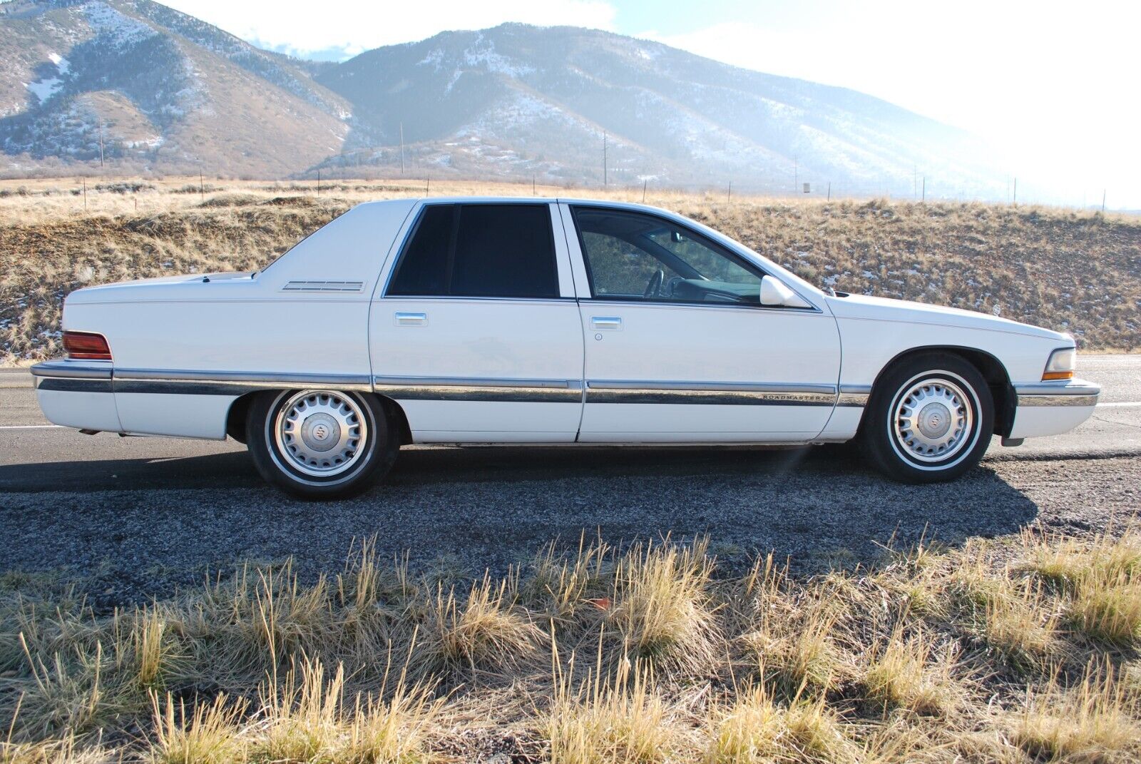 Buick-Roadmaster-Berline-1995-White-Gray-188219-1