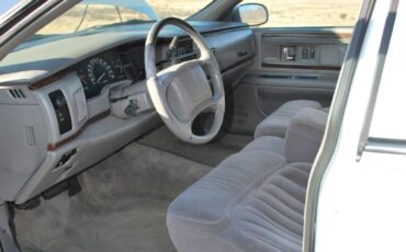 Buick-Roadmaster-Berline-1995-White-Gray-188219-13