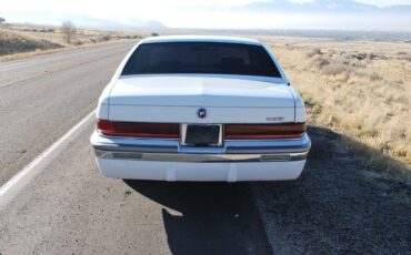 Buick-Roadmaster-Berline-1995-White-Gray-188219-17