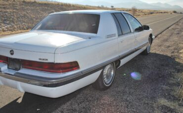 Buick-Roadmaster-Berline-1995-White-Gray-188219-2