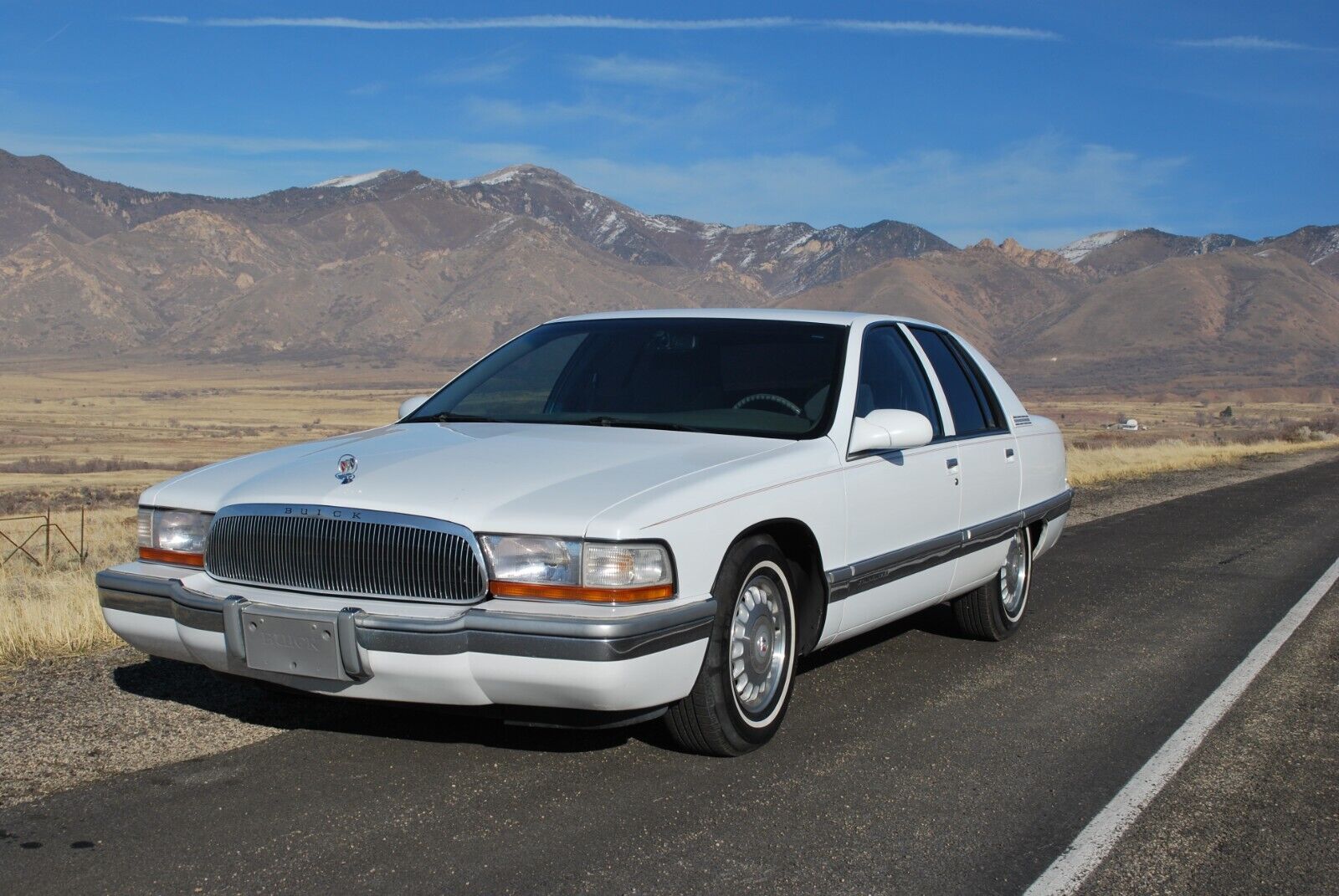 Buick-Roadmaster-Berline-1995-White-Gray-188219-20