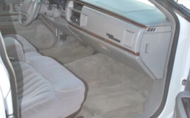 Buick-Roadmaster-Berline-1995-White-Gray-188219-4