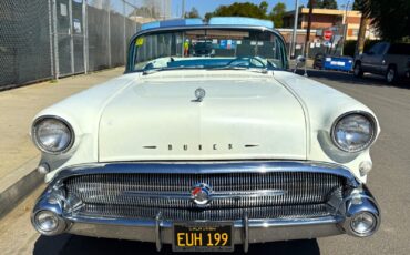 Buick-Roadmaster-Cabriolet-1957-White-Blue-126485-5