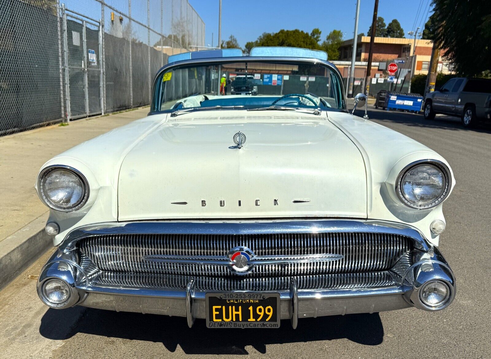 Buick-Roadmaster-Cabriolet-1957-White-Blue-126485-5