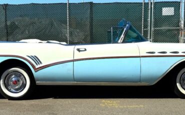 Buick-Roadmaster-Cabriolet-1957-White-Blue-126485-6