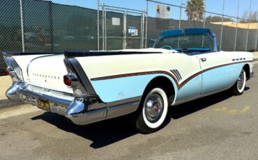 Buick-Roadmaster-Cabriolet-1957-White-Blue-126485-8