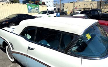 Buick-Roadmaster-Cabriolet-1957-White-Blue-126485-9