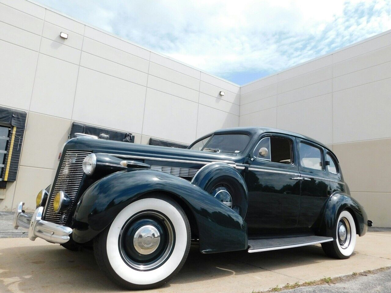 Buick-Series-40-Berline-1937-Green-Tan-3779-10