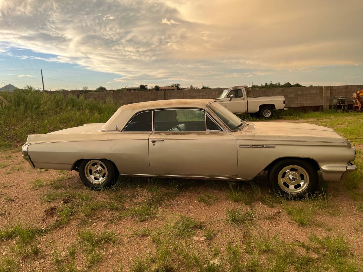 Buick-Skylark-1963-silver-88514-1