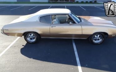 Buick-Skylark-1972-Gold-White-156390-11