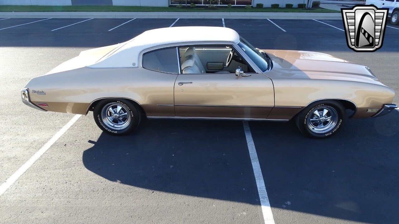 Buick-Skylark-1972-Gold-White-156390-11