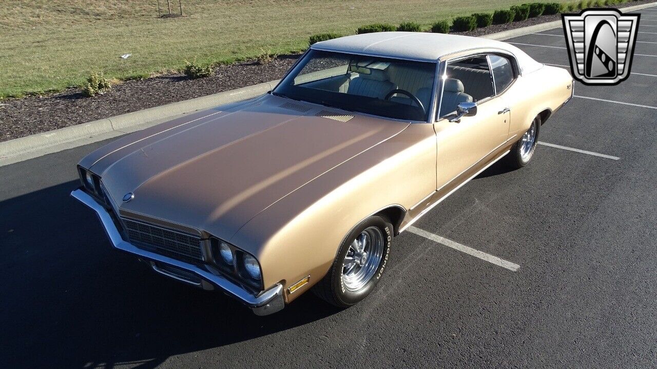 Buick-Skylark-1972-Gold-White-156390-2