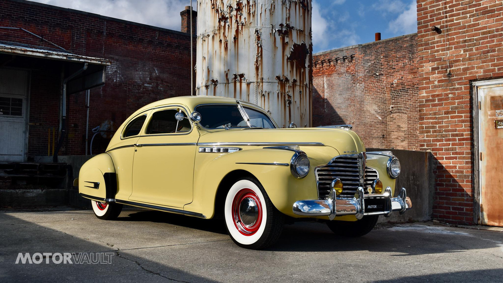 Buick-Special-Coupe-1941-Cream-Green-4809-1