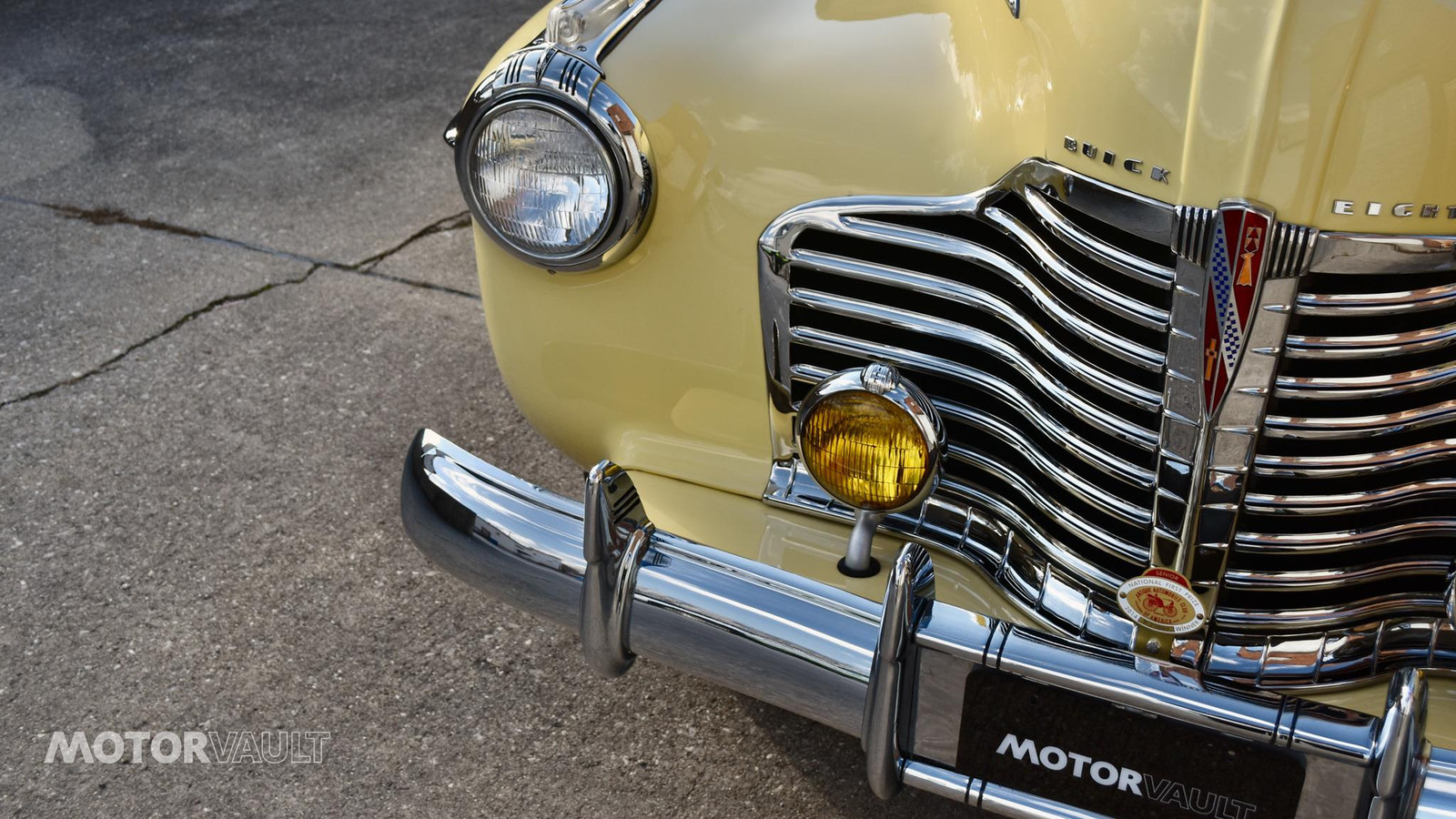 Buick-Special-Coupe-1941-Cream-Green-4809-11