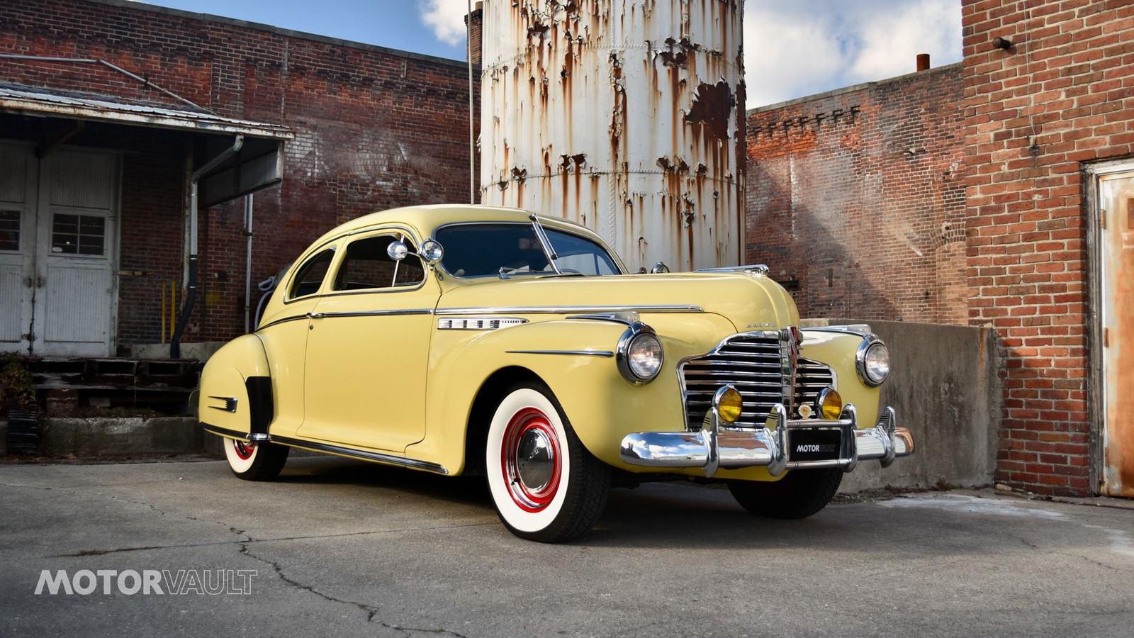 Buick-Special-Coupe-1941-Cream-Green-4809-19