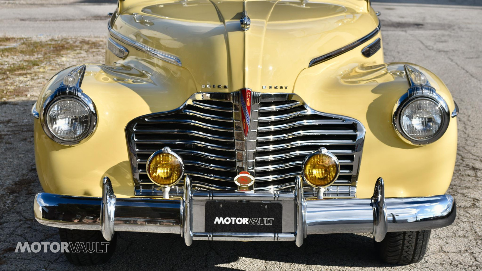 Buick-Special-Coupe-1941-Cream-Green-4809-20