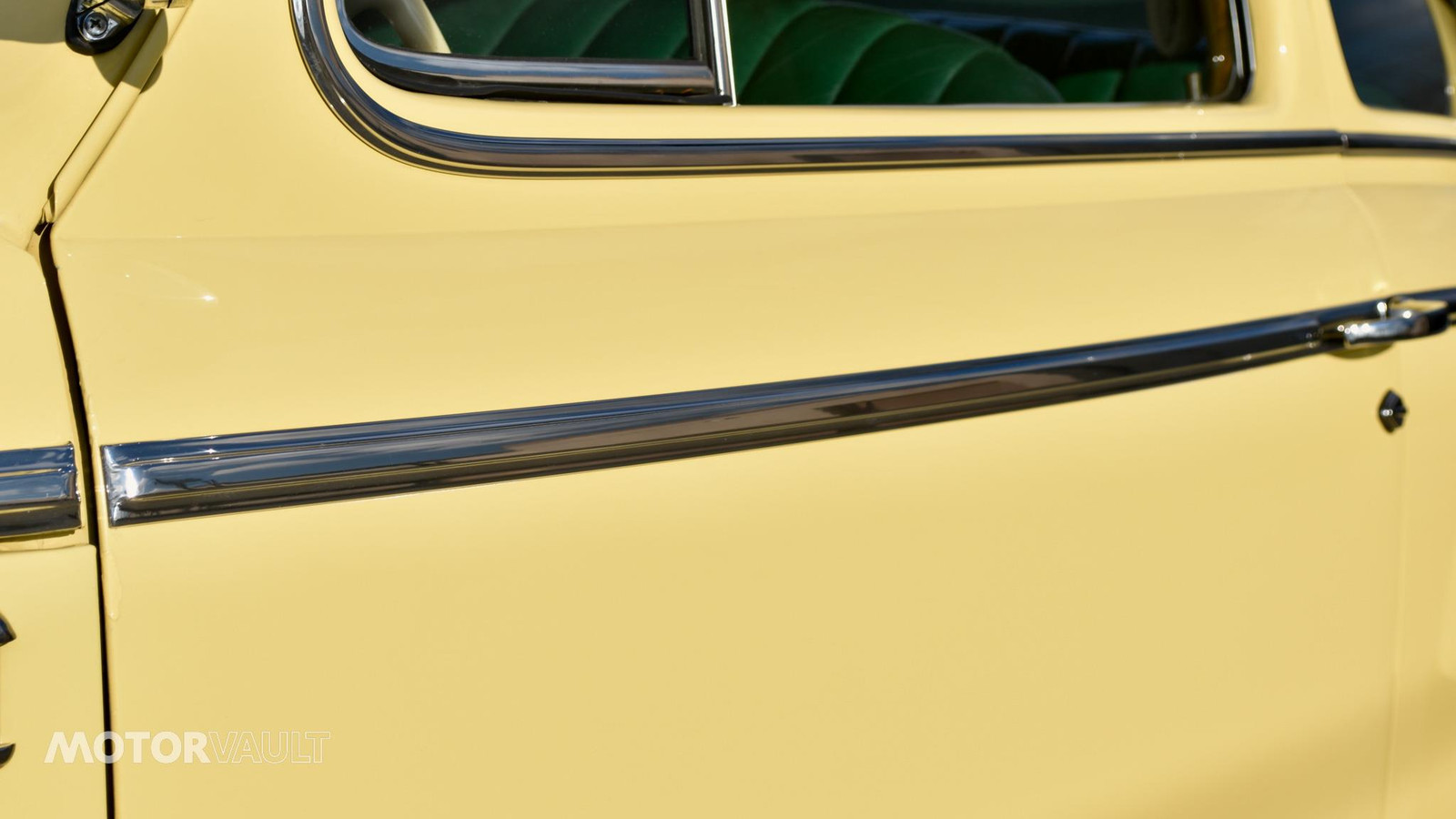 Buick-Special-Coupe-1941-Cream-Green-4809-27