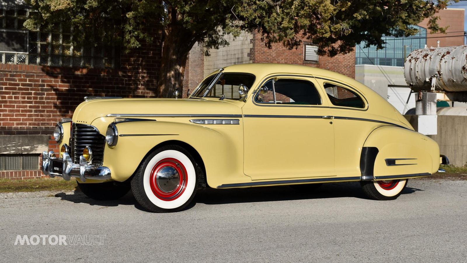 Buick-Special-Coupe-1941-Cream-Green-4809-30