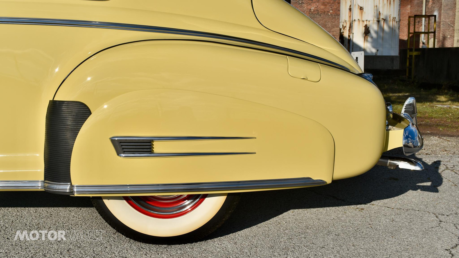 Buick-Special-Coupe-1941-Cream-Green-4809-34