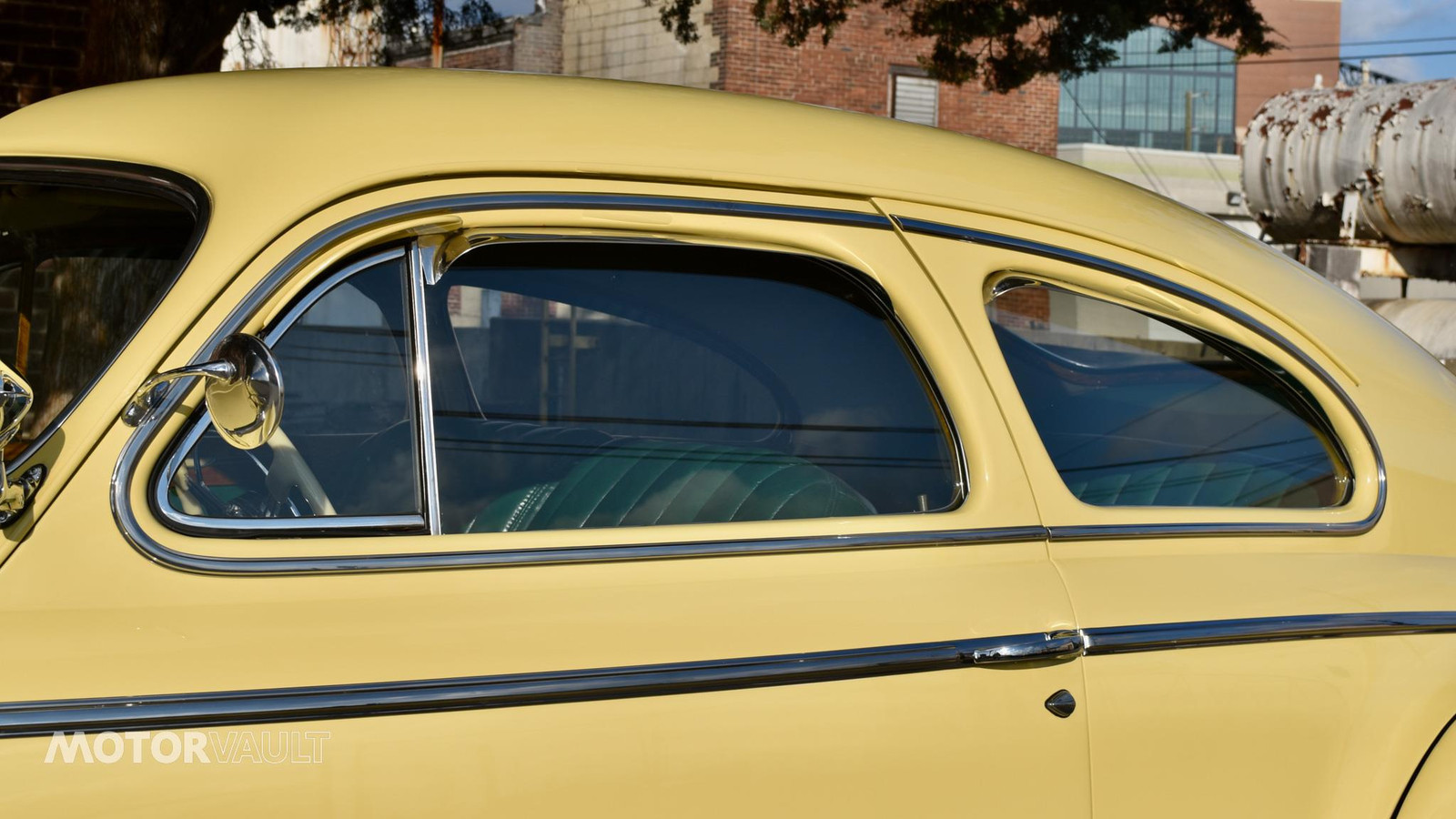 Buick-Special-Coupe-1941-Cream-Green-4809-39