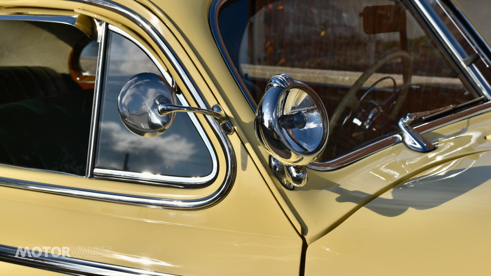 Buick-Special-Coupe-1941-Cream-Green-4809-4