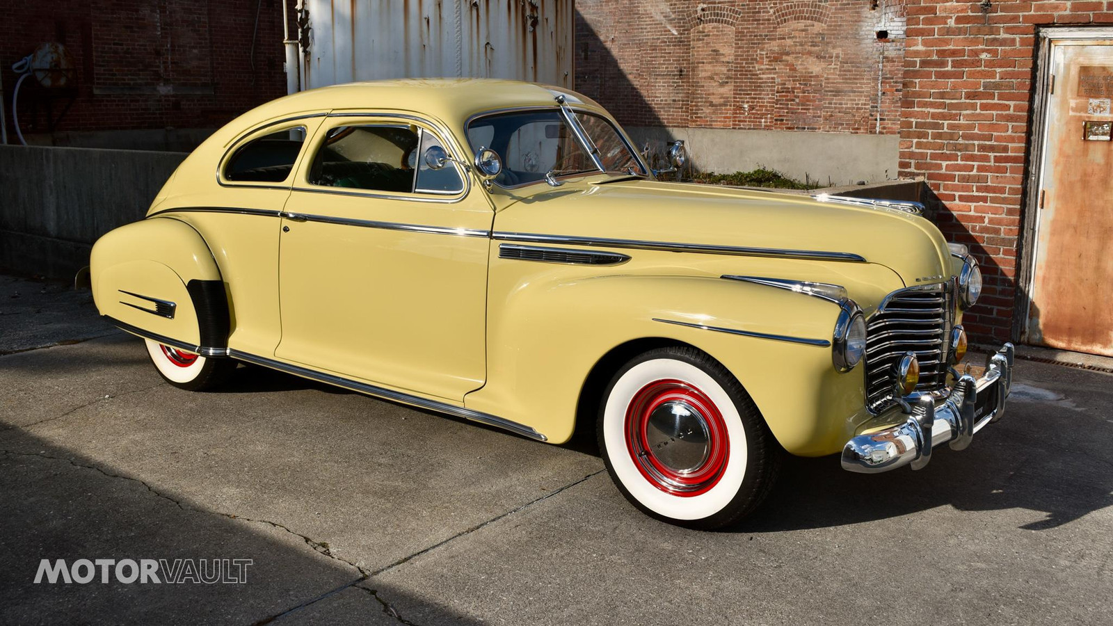 Buick-Special-Coupe-1941-Cream-Green-4809-8