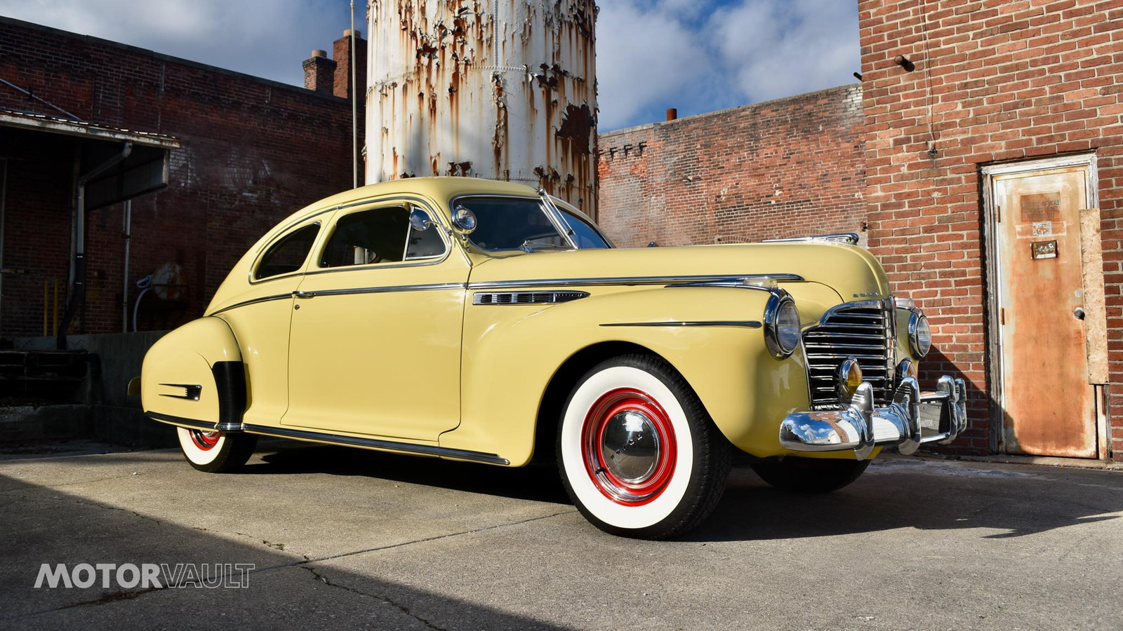 Buick-Special-Coupe-1941-Cream-Green-4809-9