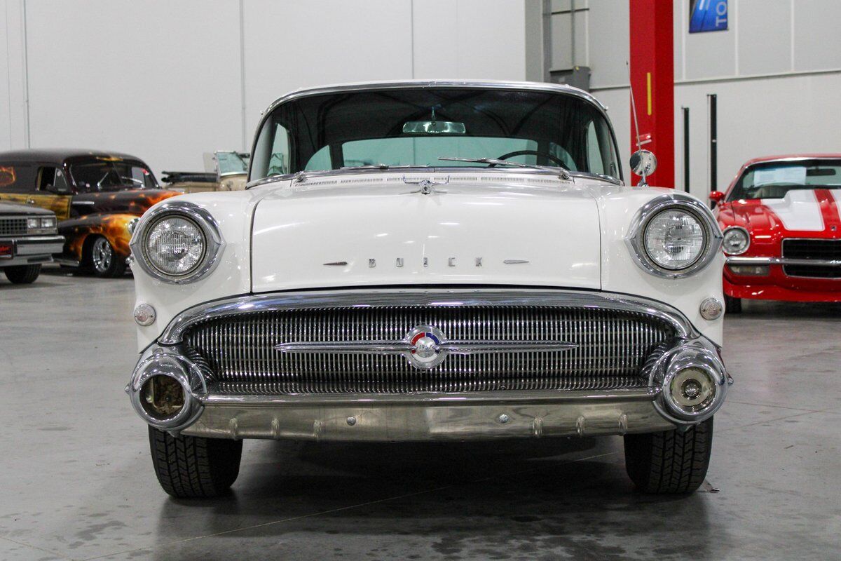 Buick-Special-Coupe-1957-Red-Black-100745-7