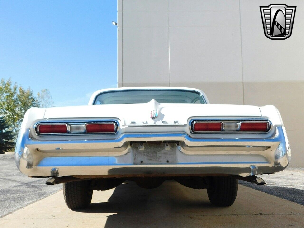 Buick-Wildcat-Coupe-1962-White-White-78365-6