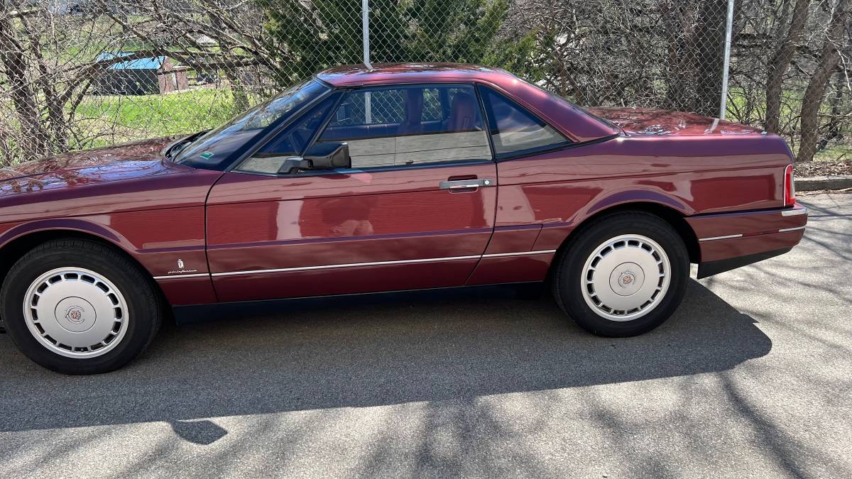 Cadillac-Allante-1987-364435-1