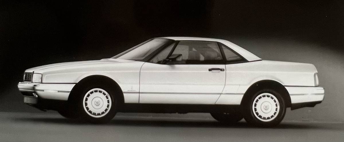 Cadillac-Allante-1987-364435-20