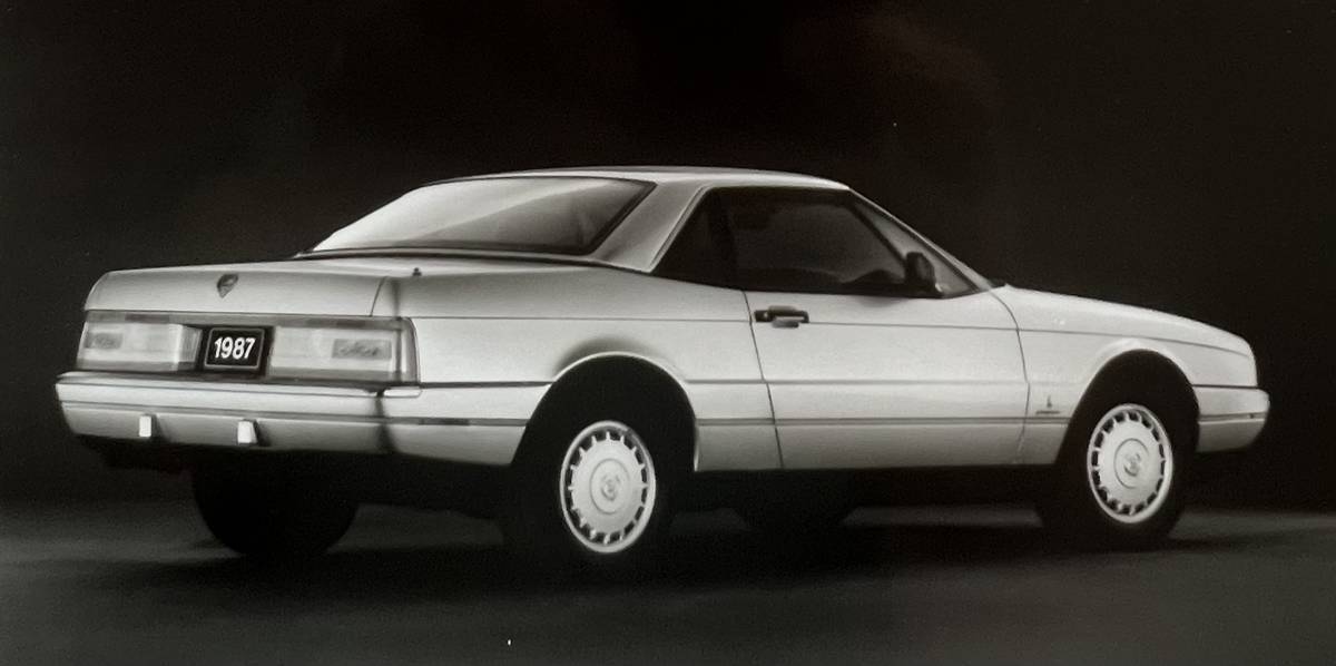 Cadillac-Allante-1987-364435-21