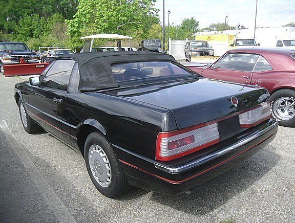 Cadillac-Allante-Cabriolet-1988-Black-Red-93147-6