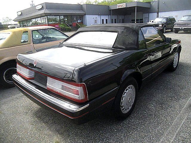 Cadillac-Allante-Cabriolet-1988-Black-Red-93147-9