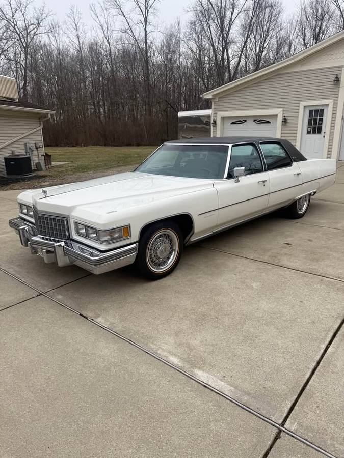 Cadillac-Brougham-1976-white-67953-11