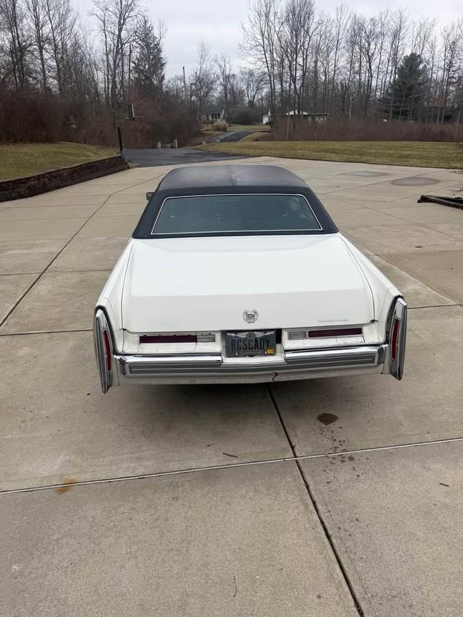 Cadillac-Brougham-1976-white-67953-15