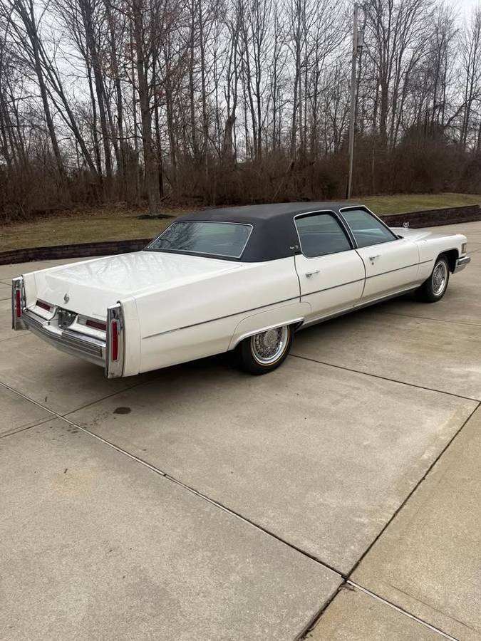 Cadillac-Brougham-1976-white-67953-20