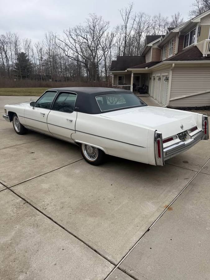 Cadillac-Brougham-1976-white-67953-6