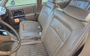 Cadillac-Brougham-1989-95201-6