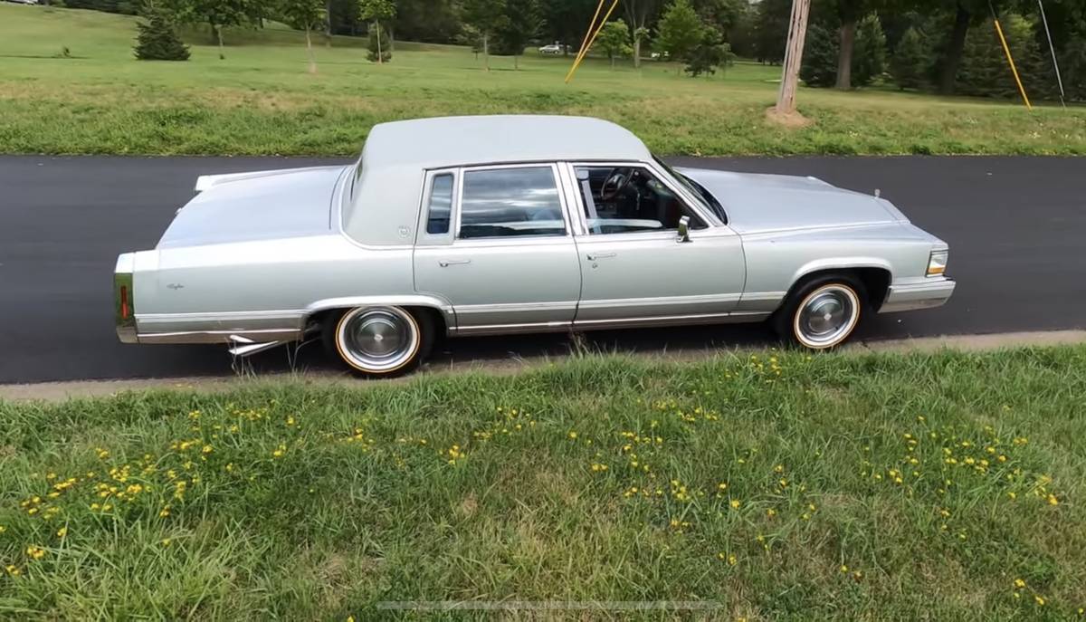 Cadillac-Brougham-1990-silver-231745-2