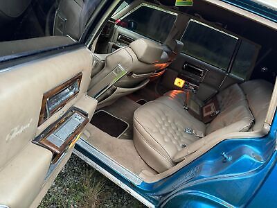 Cadillac-Brougham-Berline-1986-Blue-Tan-128748-4