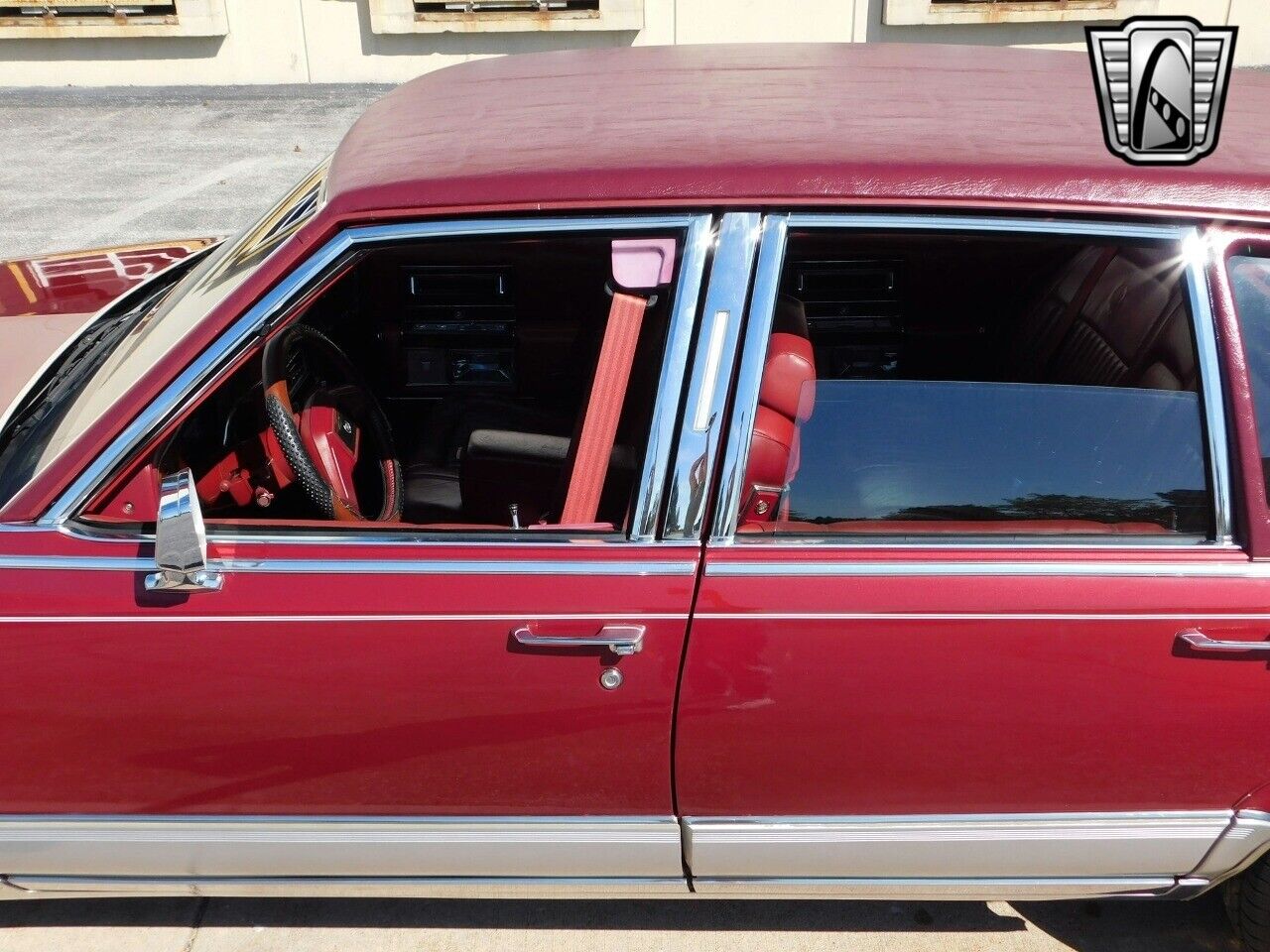 Cadillac-Brougham-Berline-1990-Red-Red-179086-9