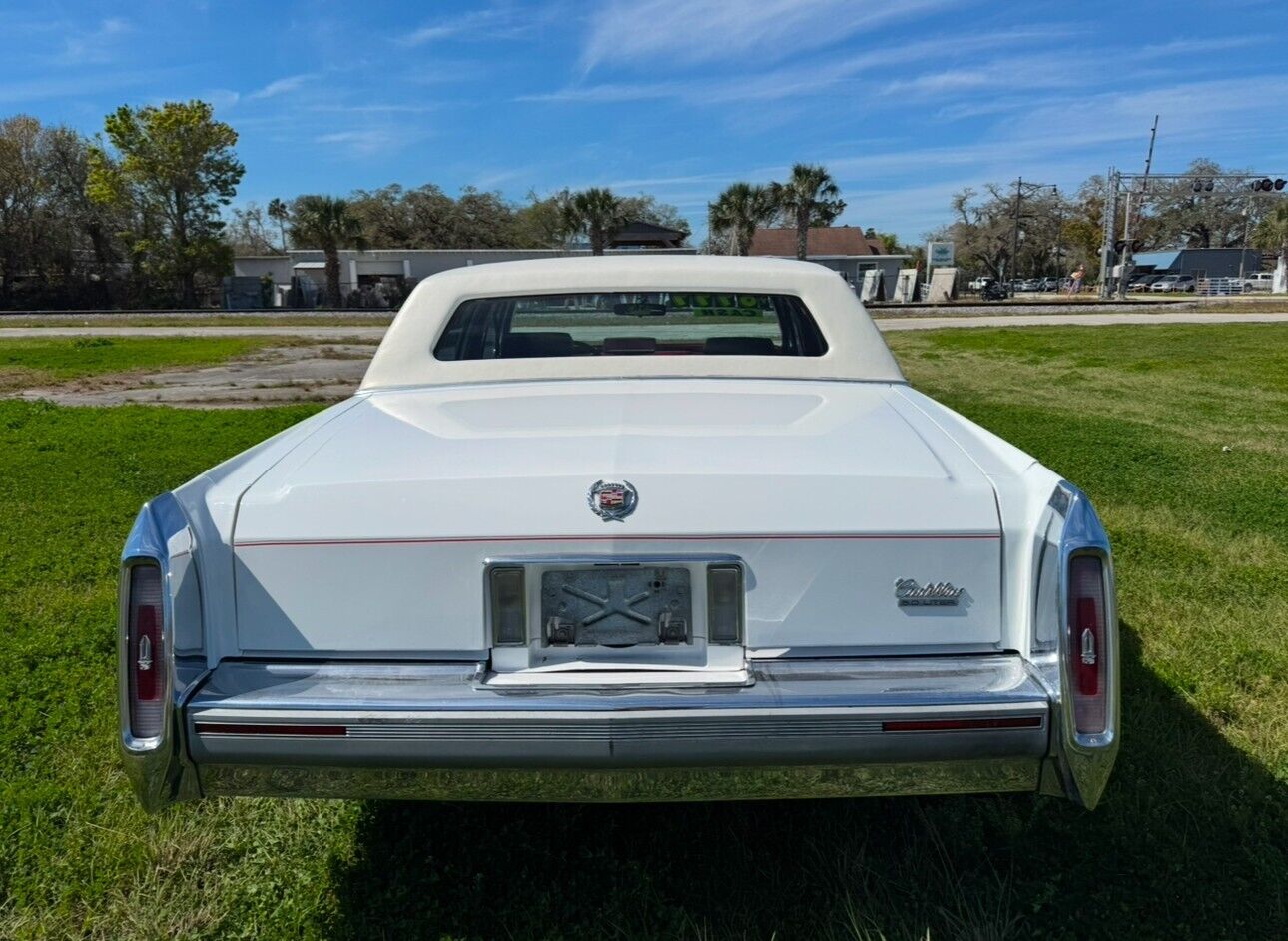 Cadillac-Brougham-Berline-1991-White-Red-206661-3