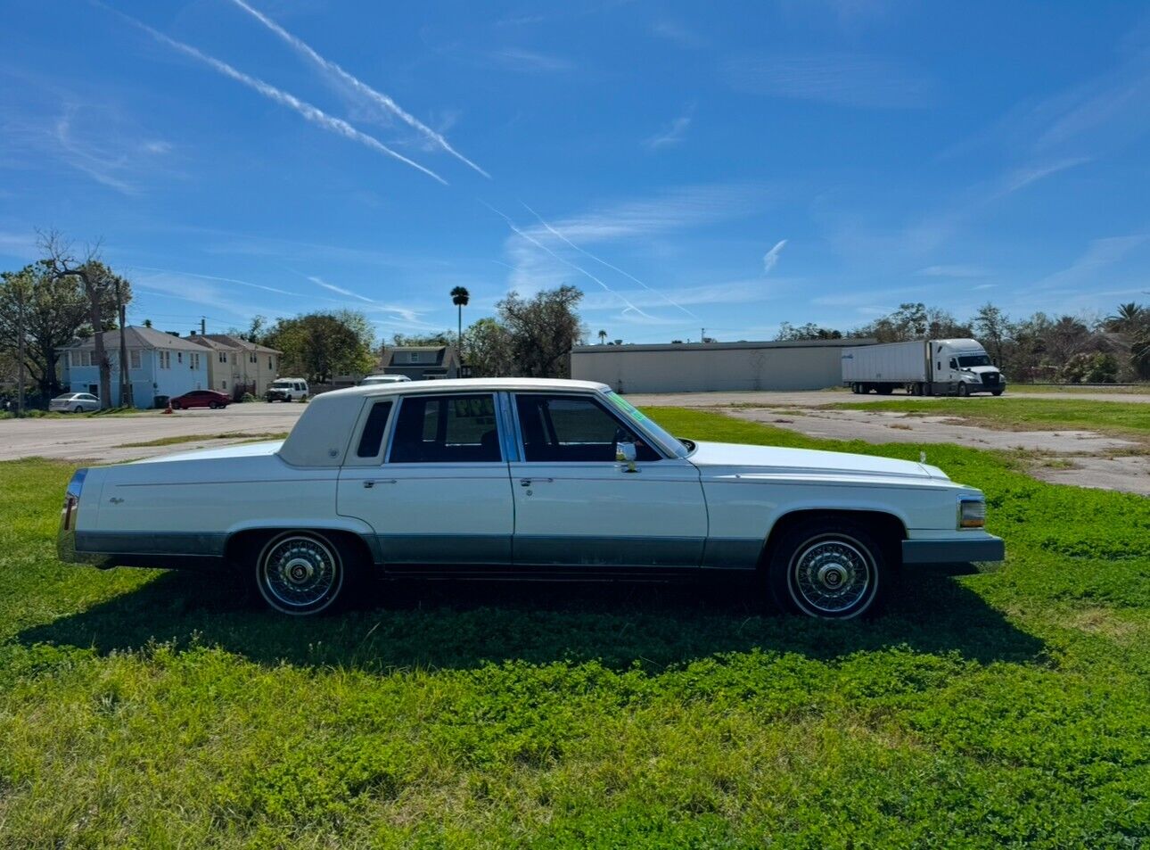 Cadillac-Brougham-Berline-1991-White-Red-206661-5