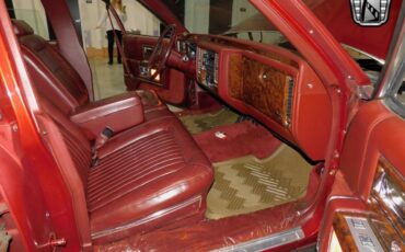 Cadillac-Brougham-Berline-1992-Burgundy-Burgundy-94377-7