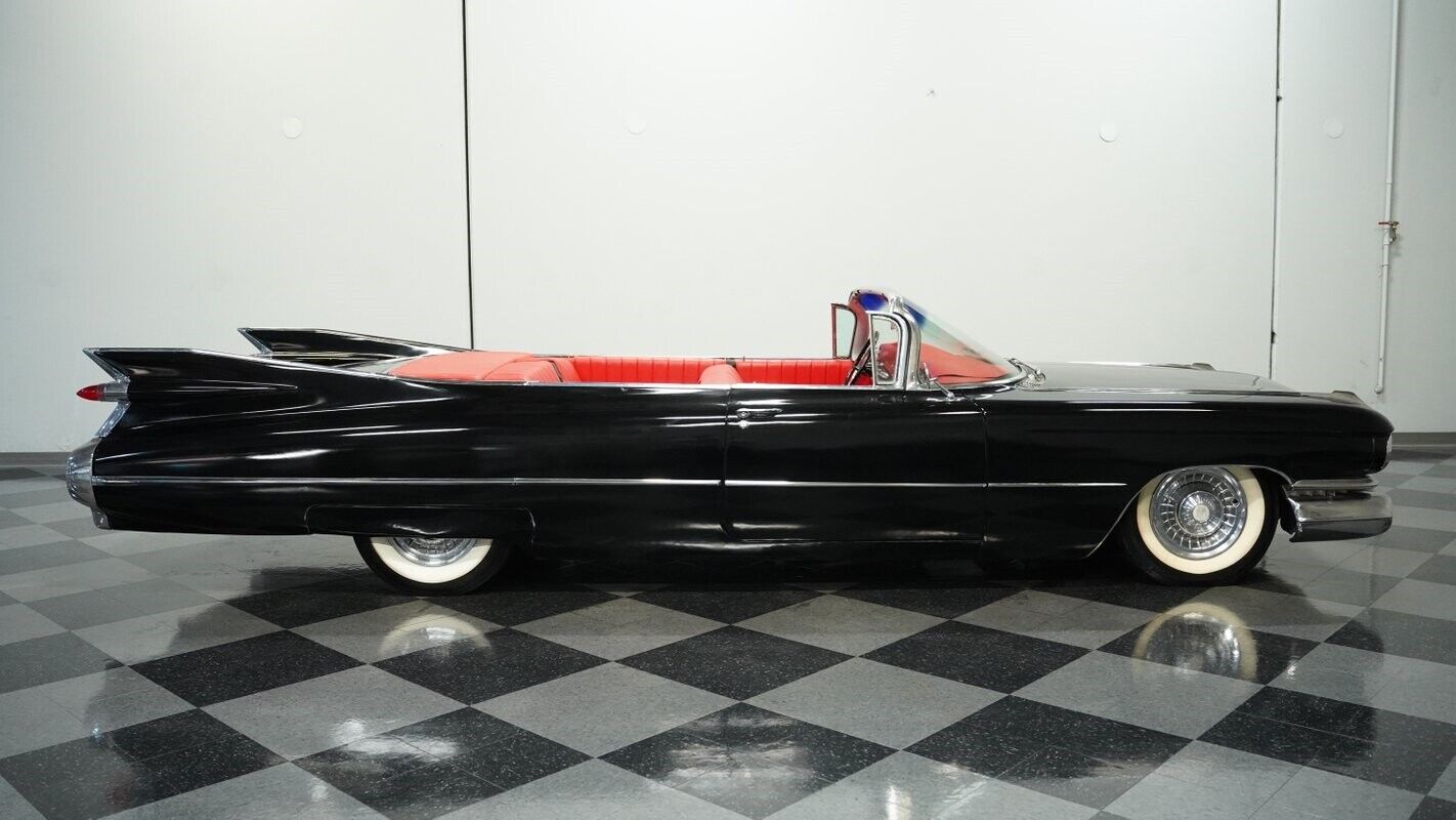 Cadillac-Convertible-Cabriolet-1959-Black-Red-0-12