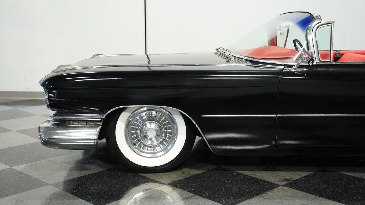 Cadillac-Convertible-Cabriolet-1959-Black-Red-0-21