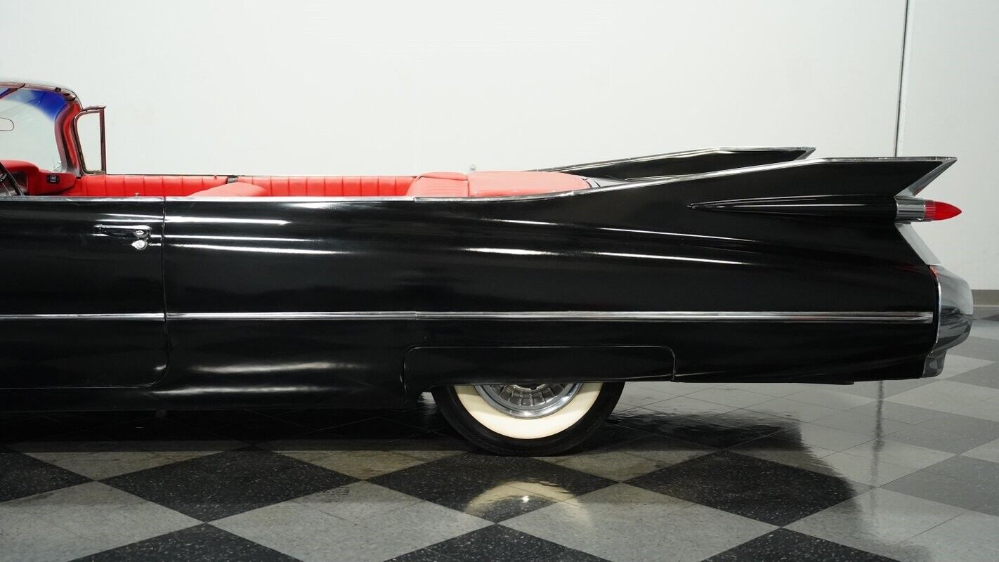 Cadillac-Convertible-Cabriolet-1959-Black-Red-0-22