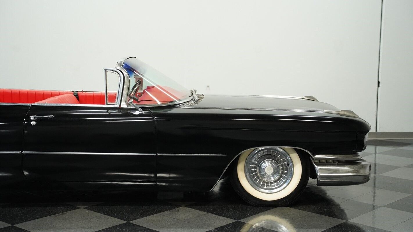 Cadillac-Convertible-Cabriolet-1959-Black-Red-0-27